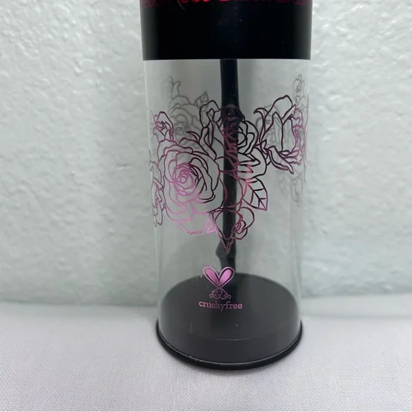 Wet n Wild Rebel Rose Blush Brush - Picture 4 of 10